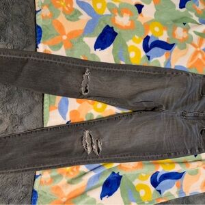 American Eagle Curvy Hi-Rise Jegging distressed gray